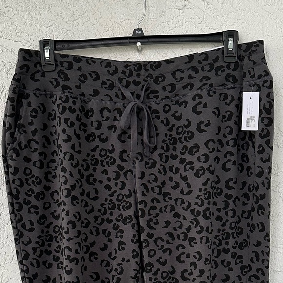 Lane Bryant LIVI Cheetah Print Joggers 18/20 NWT - Picture 7 of 9